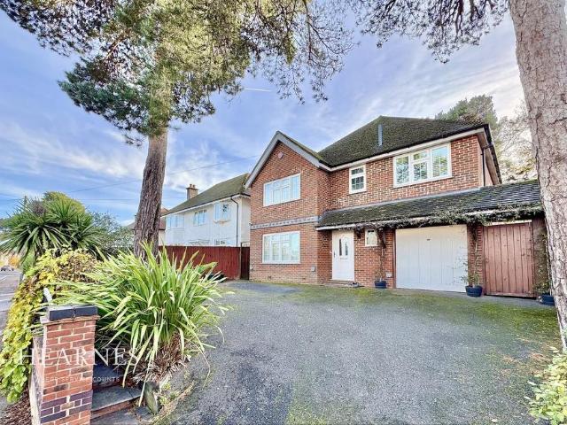 House for sale in Talbot Village, Bournemouth