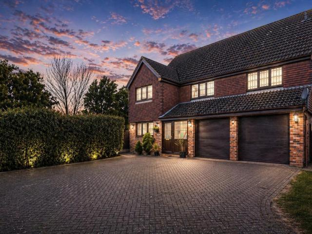 House for sale in Shotgate, Essex