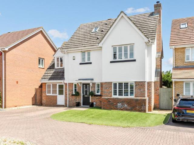 House for sale in Henlow, Bedfordshire