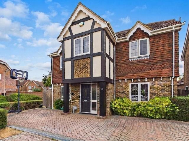 House for sale in Stubbs Cross, Bridgefield