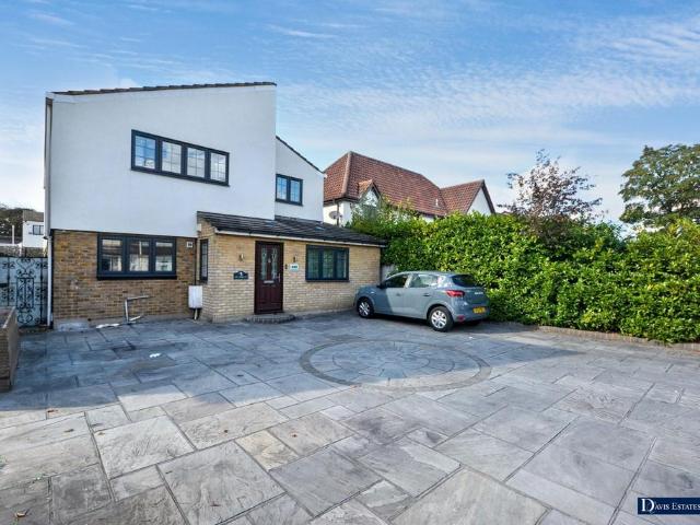 House for sale in London Borough of Havering, Greater London