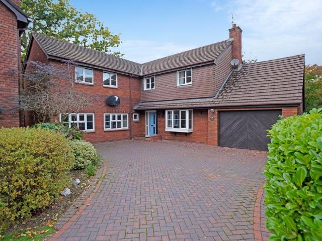 House for sale in Park Hill, Warwick