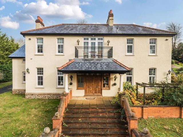House for sale in Hillview, Surrey