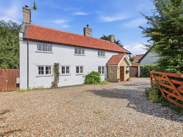 House for sale in Bedingfield, Suffolk