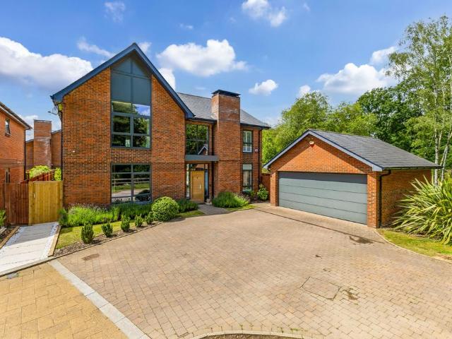 House for sale in Longcross, Row Town