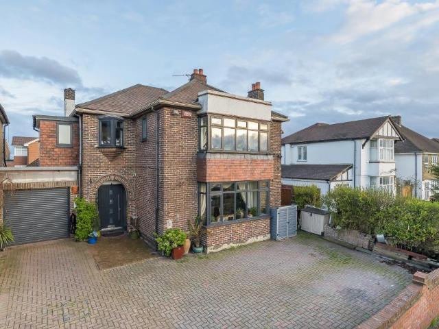 House for sale in Tolworth, Greater London