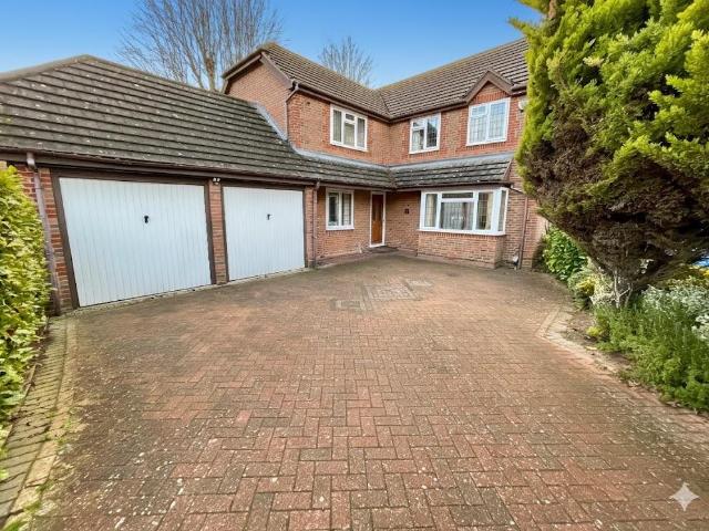House for sale in Spring Park, Luton