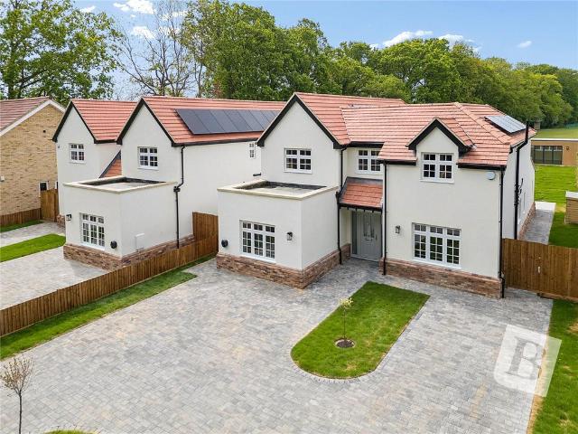 House for sale in Navestock Side, Essex
