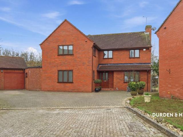 House for sale in Ardleigh Green, Greater London