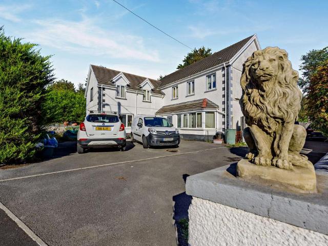 House for sale in Llannon, Cross Hands