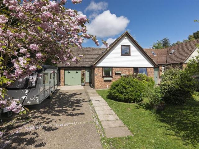 House for sale in Oad Street, Kent
