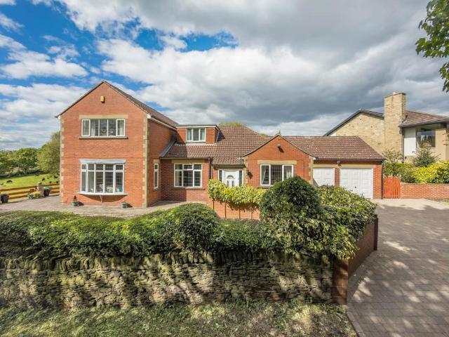 House for sale in Little Gomersal, West Yorkshire