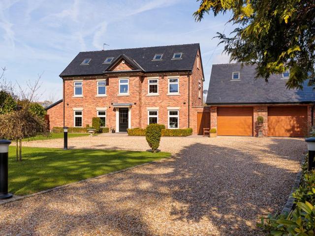 House for sale in Knutsford