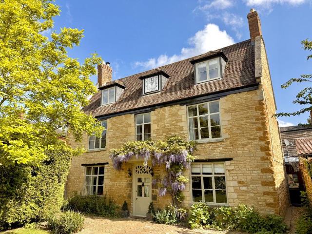House for sale in Geddington