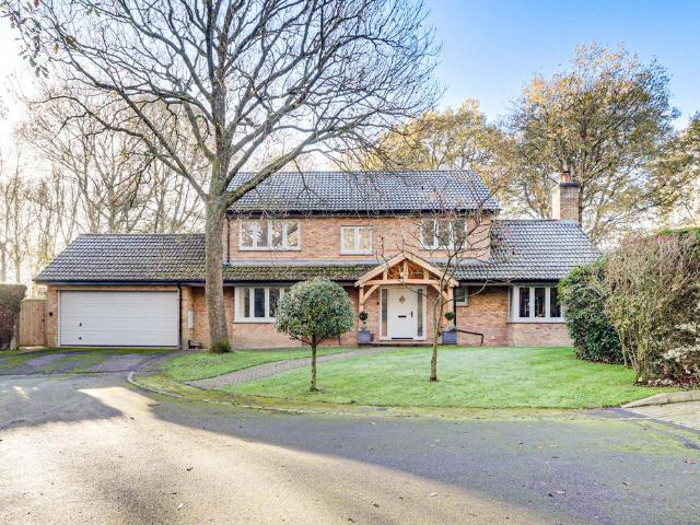House for sale in Holywell, Studham