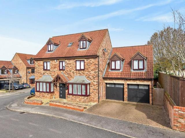 House for sale in Shenley Brook End, Milton Keynes