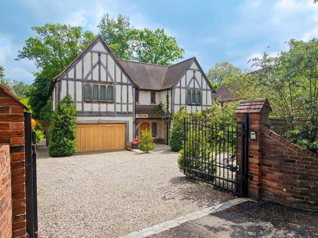 House for sale in Row Town, Surrey