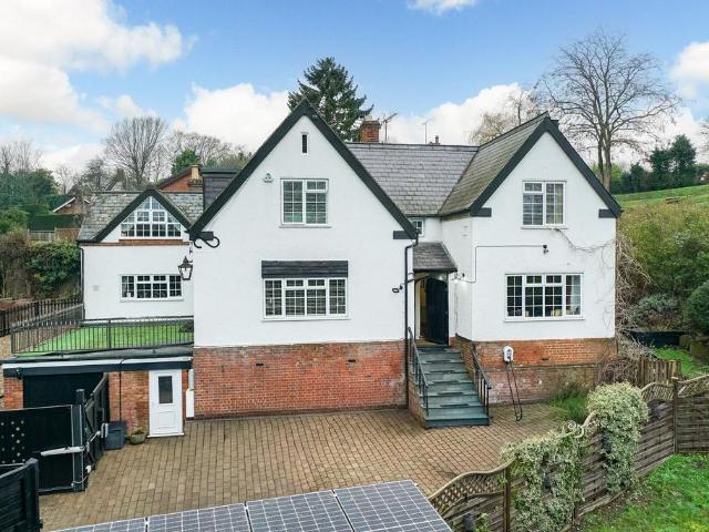 House for sale in Little Billington, Bedfordshire