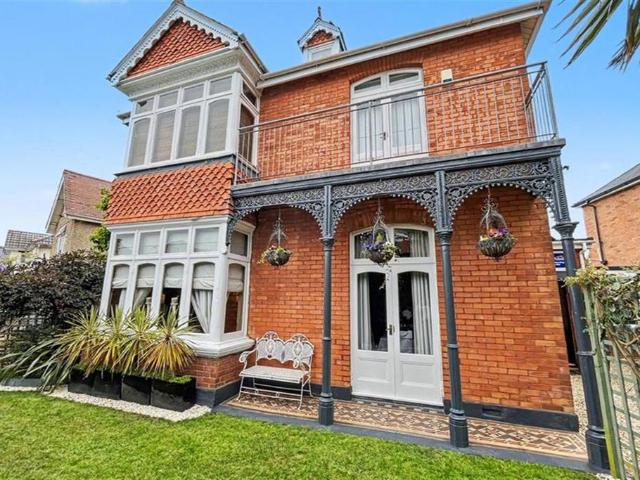 House for sale in Pokesdown, Bournemouth