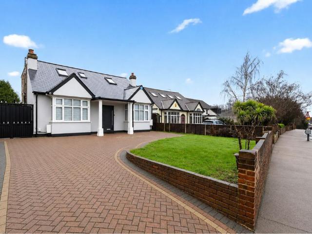 House for sale in Barnehurst, Greater London