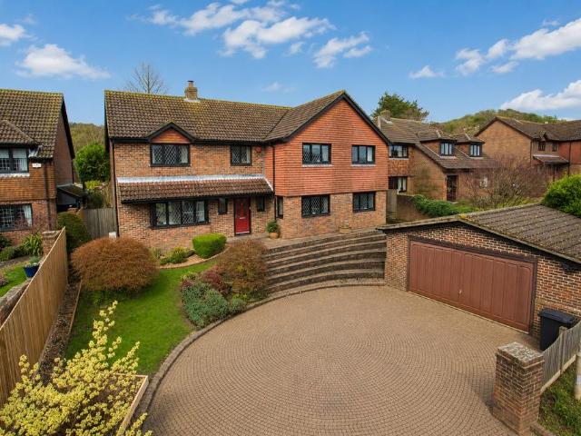House for sale in River, Ash