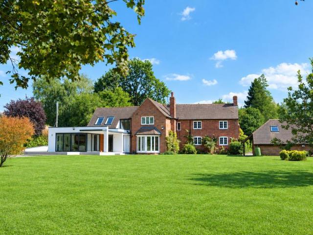 House for sale in Bluntington, Wyre Forest