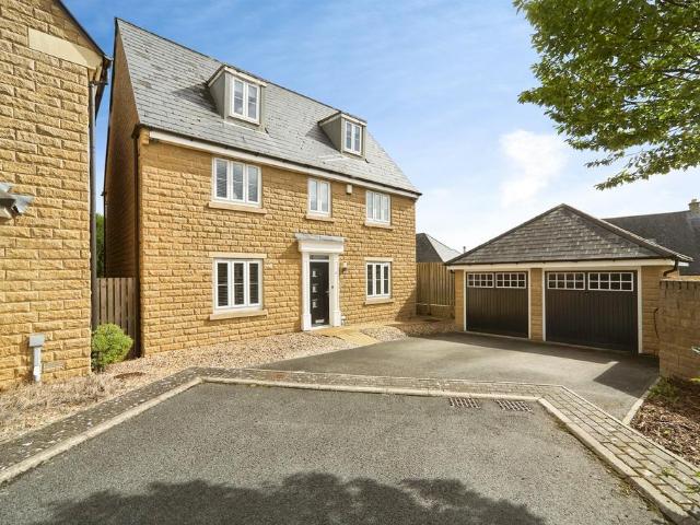 House for sale in Baildon, Bradford