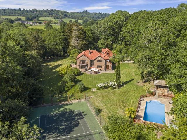 House for sale in Sevenoaks Weald, Sevenoaks