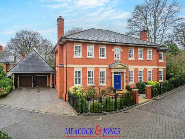 House for sale in Navestock Side, Essex
