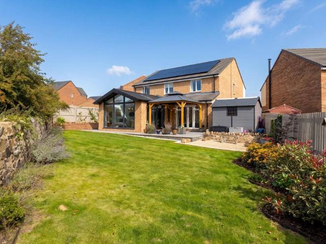 House for sale in Alnwick, Northumberland