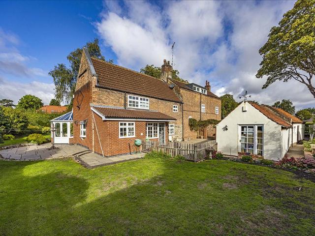 House for sale in Barton In Fabis, East Midlands