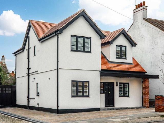 House for sale in Alton Barnes, Essex