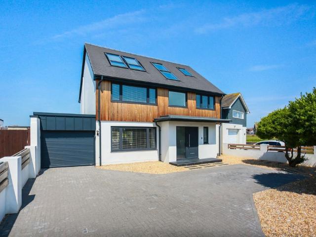 House for sale in Fishersgate, West Sussex
