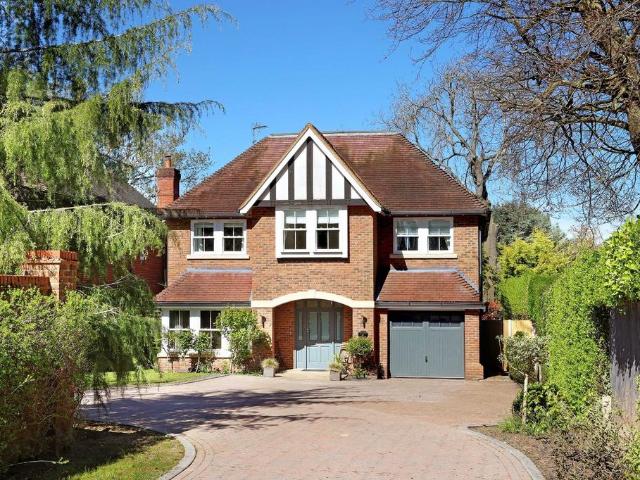 House for sale in Beaconsfield, Knotty Green