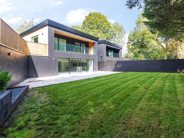 House for sale in Felden, Pouchen End