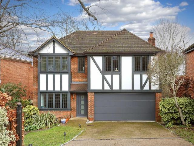 House for sale in Gerrards Cross, Tatling End