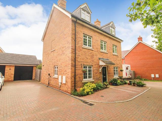 House for sale in Harrowden, Bedford