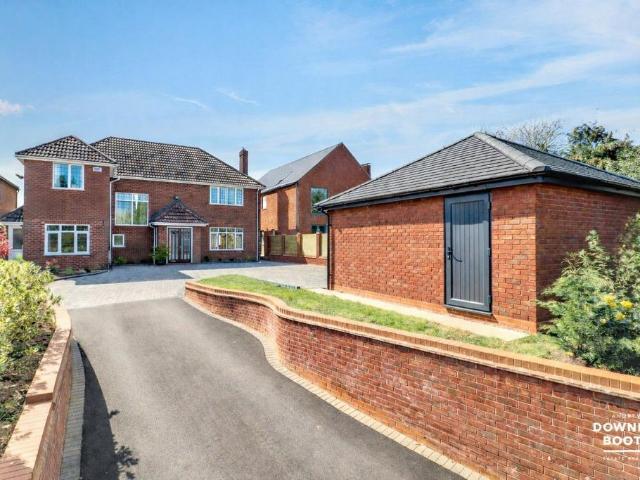 House for sale in Lichfield, Boley Park