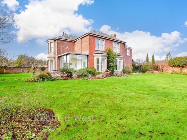 House for sale in Spring Vale, Hampshire