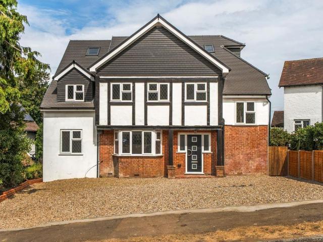 House for sale in London Borough of Croydon, Kenley