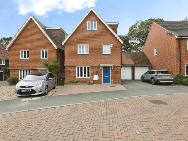 House for sale in Southwater, Horsham