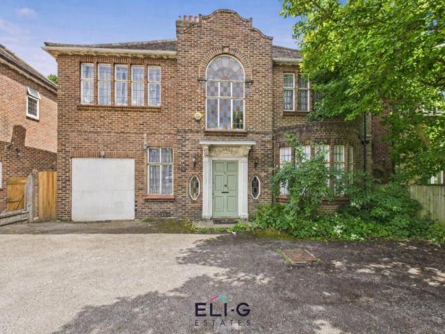 House for sale in Brent Cross, Greater London