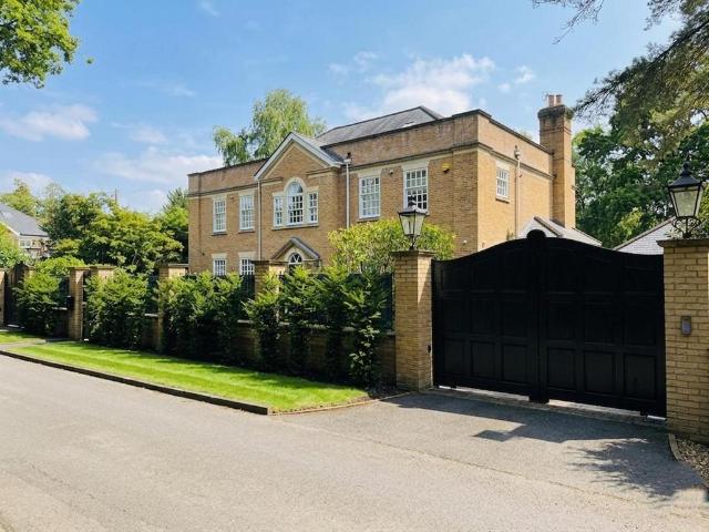 House for sale in Sunningdale