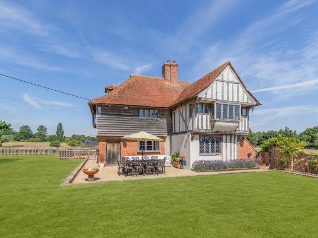 House for sale in Oad Street, Kent