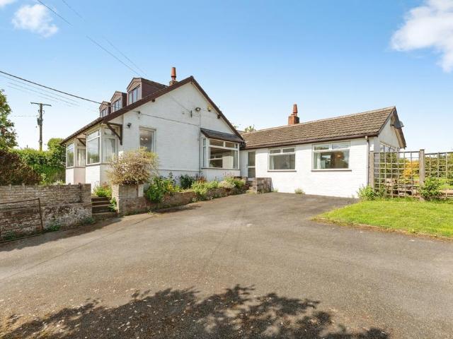 House for sale in Pen-y-ffordd, Wales