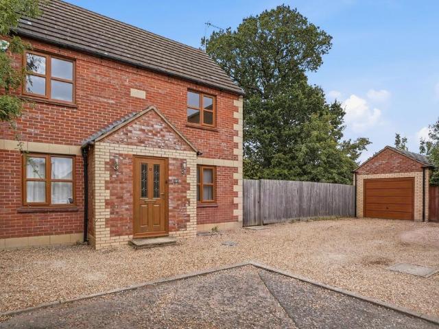 House for sale in Willen, Milton Keynes