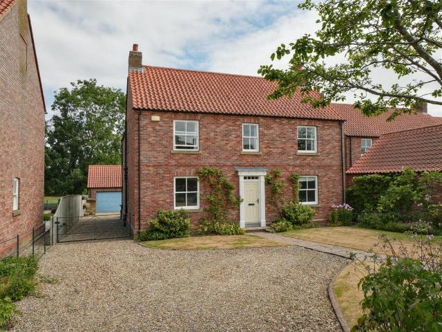 House for sale in Tollerton, North Yorkshire