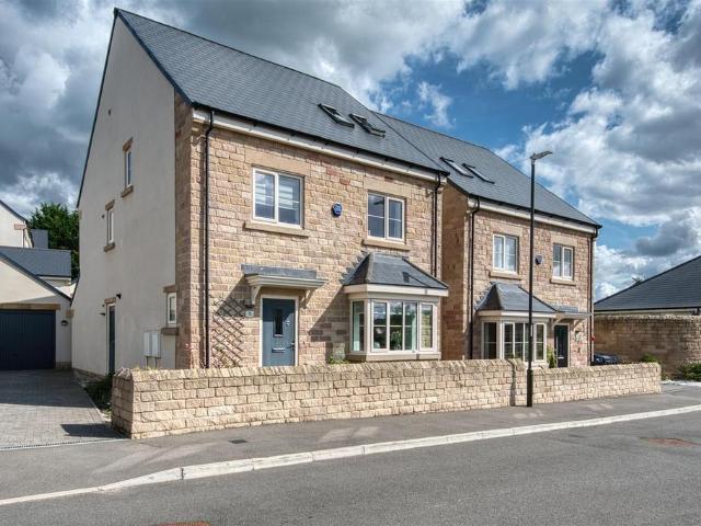 House for sale in Froggatt, East Midlands