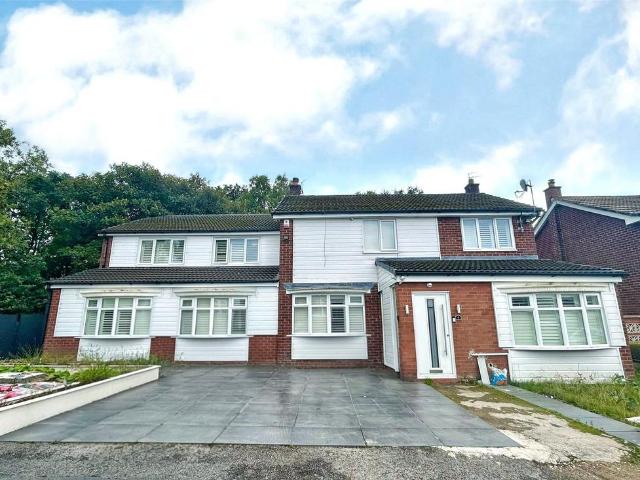 House for sale in Hurst Cross, Greenheys