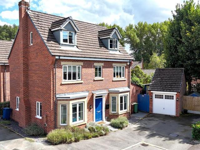 House for sale in Stone, Baswich